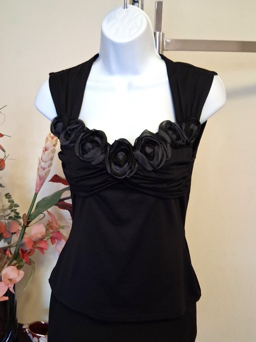 Blanc Nature Luxury Floral Design Flowy Camisole Soft Stretch Pleated Tank Top 4